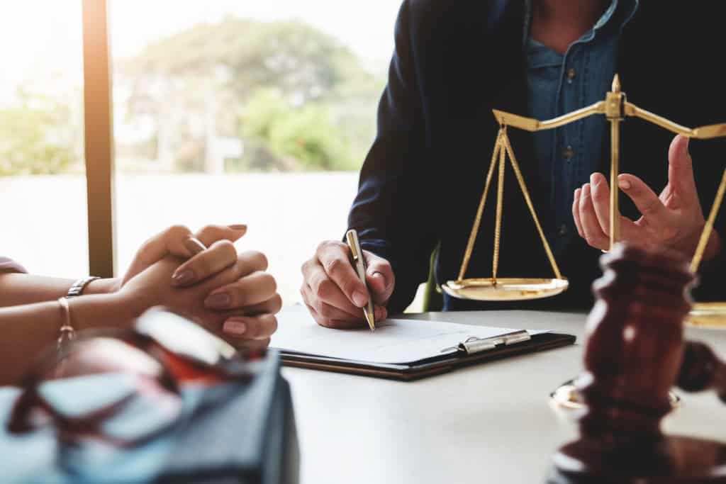 Court Applications vs. Mediation: A Less Stressful Path with EH Mediation Rochdale